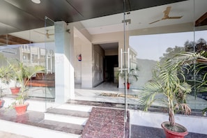 House | Reception - Classic Haldwani inn 2.0 (Haldwani)