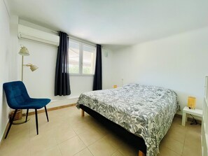Acceso a internet y ropa de cama