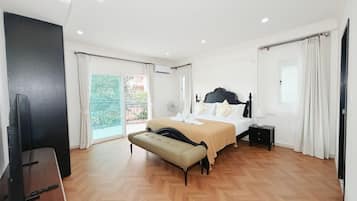 Familienvilla, 5 Schlafzimmer, eigener Pool | Verdunkelungsvorhänge, kostenloses WLAN, Bettwäsche