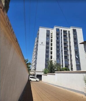 Exterior - Ruaka View Palace Apartment - studio (Ruaka)