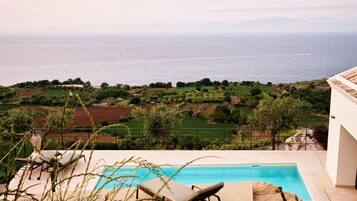 Villa | Pool | Indoor pool, outdoor pool