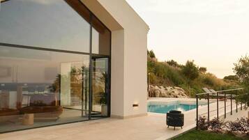 Villa | Pool | Indoor pool, outdoor pool