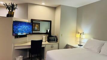 1 bedroom, desk, free WiFi, bed sheets