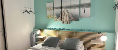 1 habitación, escritorio, tabla de planchar con plancha y wifi gratis