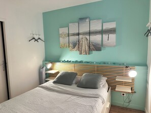 Room - Vrbo Property (Reims)