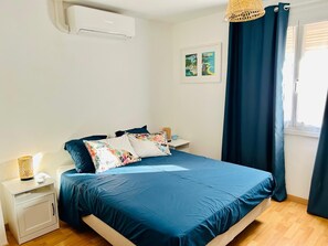 Ferros/tábuas de passar roupa, Wi-Fi de cortesia, roupa de cama