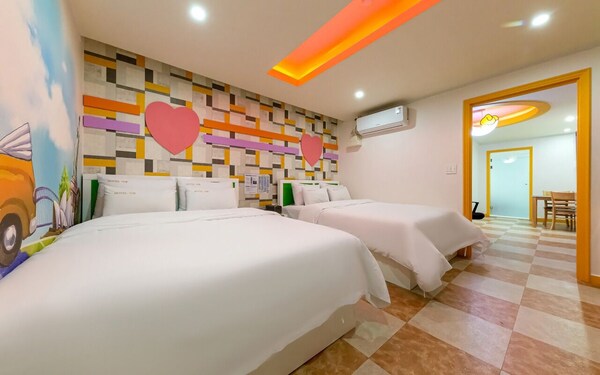 Hotel Sarang - 쌍용동