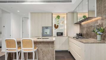 Fridge, microwave, oven, stovetop