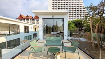 Family Villa, 5 Bedrooms, Private Pool, Beach View | Outdoor dining