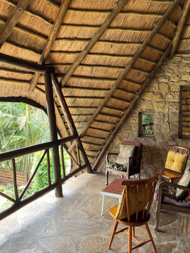Kariki Villa with Panoramic Valley Views