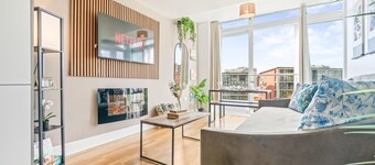 1-bed Apartment, Sleeps 6 With Balcony View in West Midlands