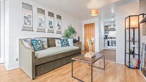 Unclassified image, 4 of 10, button - 1-bed Apartment, Sleeps 6 With Balcony View in West Midlands (Birmingham)