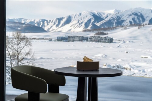 M Resort Hotel Jikepulin Ski Resort