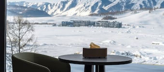 M Resort Hotel Jikepulin Ski Resort