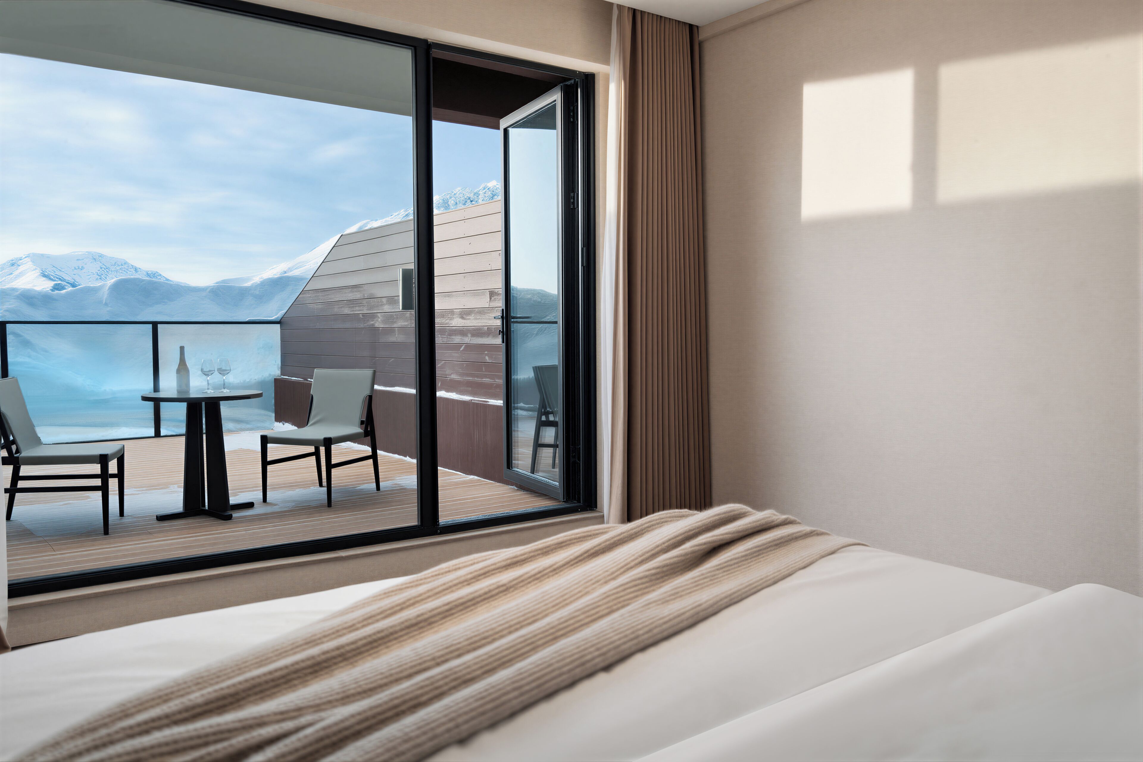 Blackout curtains, free WiFi