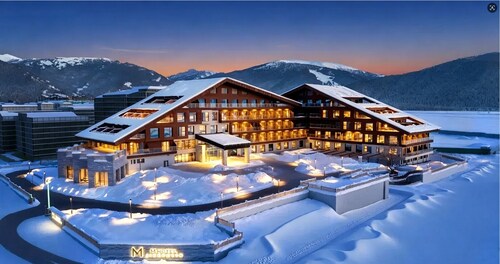 M Resort Hotel Jikepulin Ski Resort