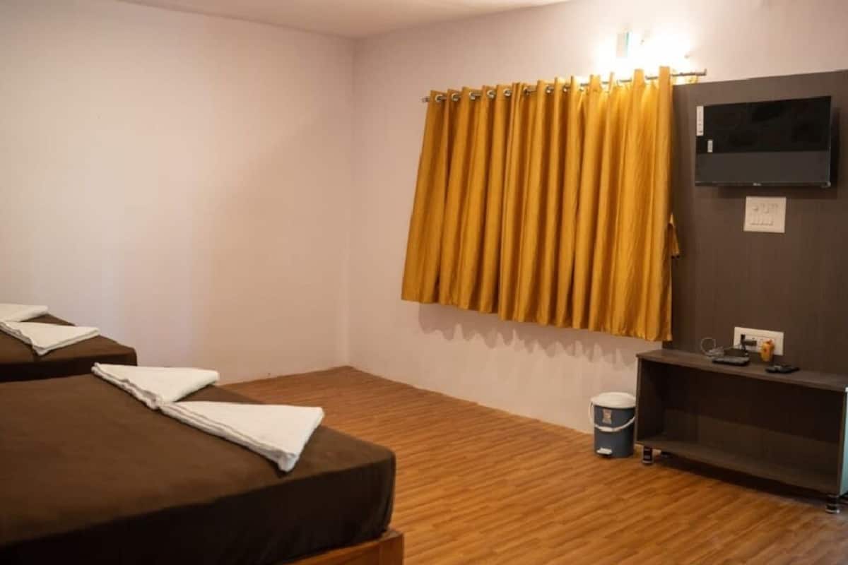 Room | Free WiFi