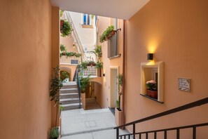 Interior - Apartment 'Parmenide Family' with Wi-Fi and Air Conditioning (Ascea)