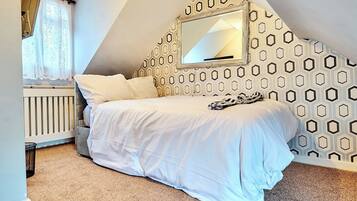 6 bedrooms, free WiFi, bed sheets