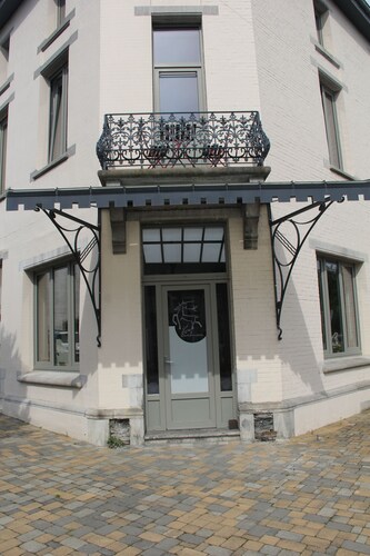 Le Salmon, an authentic 19th-century hotel renovated as a B&B in Neufchâteau