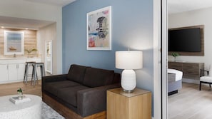 Living area - Luxury Seaside Stay! Private Beach, Outdoor Pools | Pets are Welcome! (St. Petersburg)
