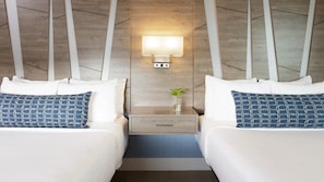 Room - Luxury Seaside Stay! Private Beach, Outdoor Pools | Pets are Welcome! (St. Petersburg)