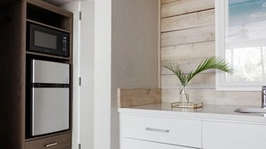 Interior - Perfect St. Pete's Stay - Exclusive Cabanas, Outdoor Pool & Attractions Nearby (St. Petersburg)