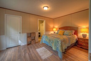 Room - "Home Base" - 2 Bed/2 Bath Pet Friendly Summer Vacation Availability (Murphy)