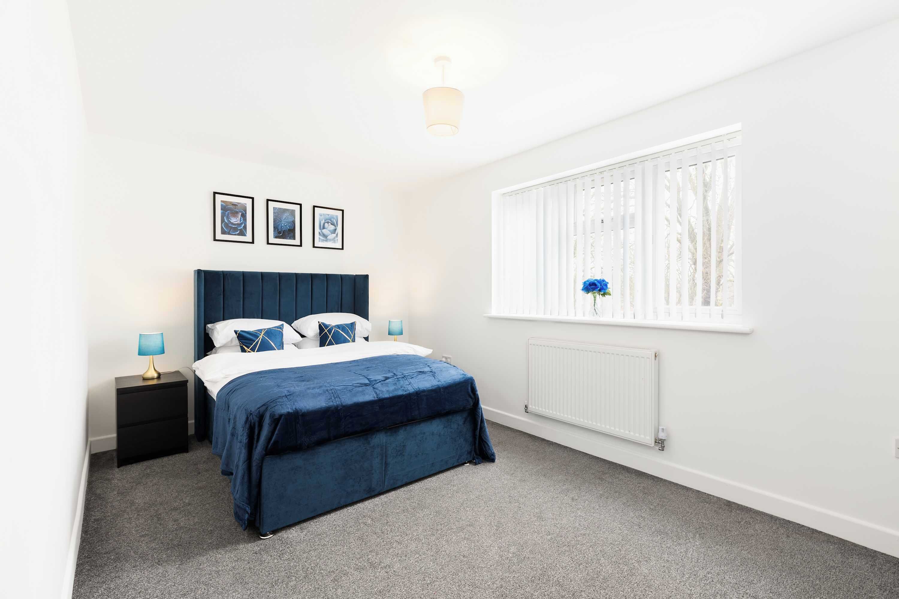 4 bedrooms, desk, iron/ironing board, travel cot
