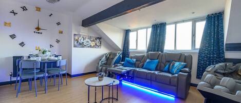 Fernseher, Stereoanlage