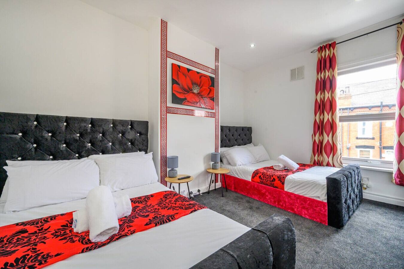 Desk, iron/ironing board, WiFi, bed sheets