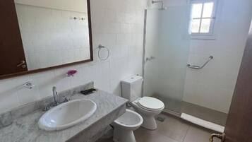 Shower, free toiletries, hair dryer, towels