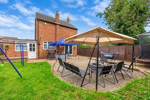 Natural property interior and garden-15 - Stylish Family Home with Hot Tub (West Yorkshire)