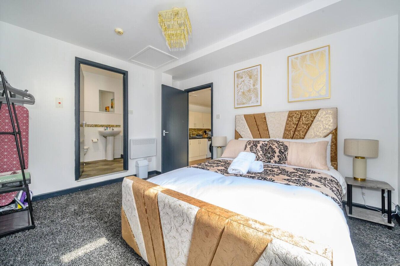 1 bedroom, desk, iron/ironing board, WiFi