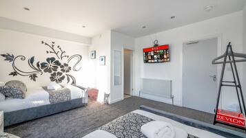 Iron/ironing board, WiFi, bed sheets