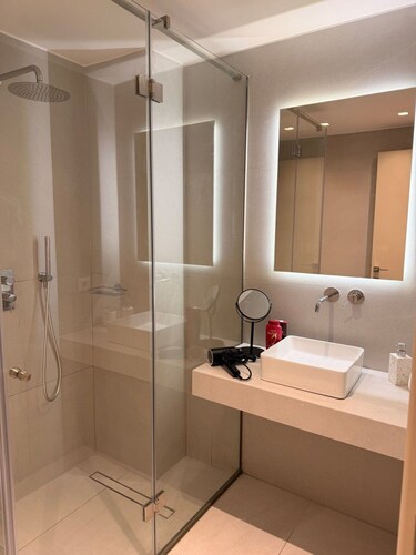 Alimos Urban Retreat