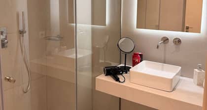 Alimos Urban Retreat