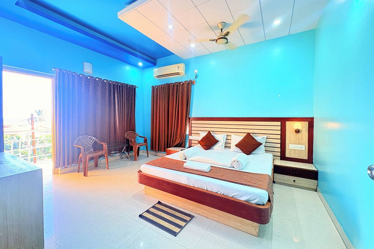 Deluxe Double Room, Sea View | Desk, free WiFi