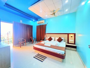 Kamar Double Deluks, pemandangan laut | Meja kerja dan Wi-Fi gratis