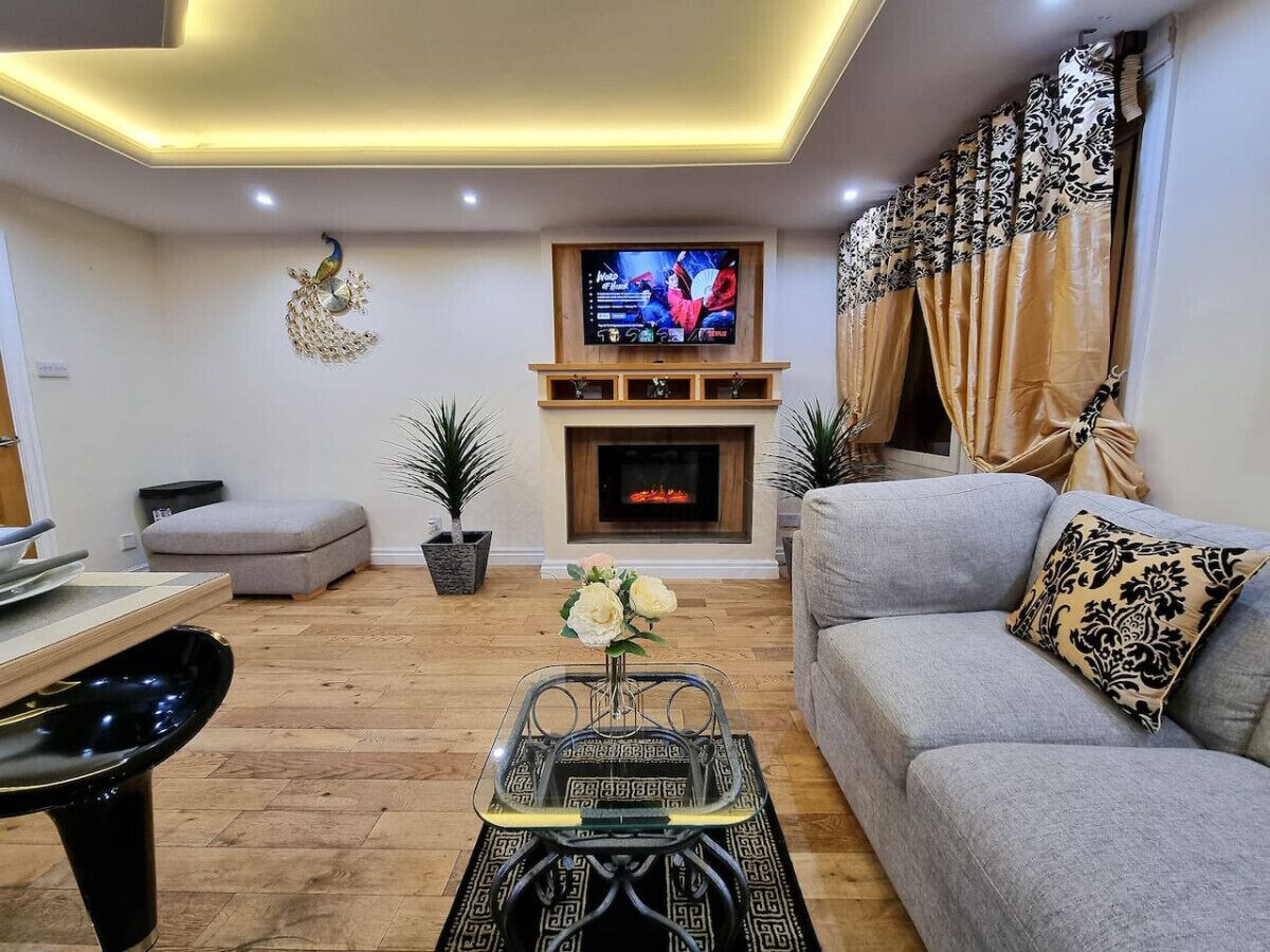 TV, lareira