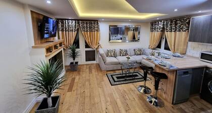 *F43NH* Setup for your most relaxed & Cosy stay + Free Parking + Free Fast WiFi *
