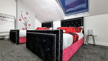 Desk, iron/ironing board, WiFi, bed sheets