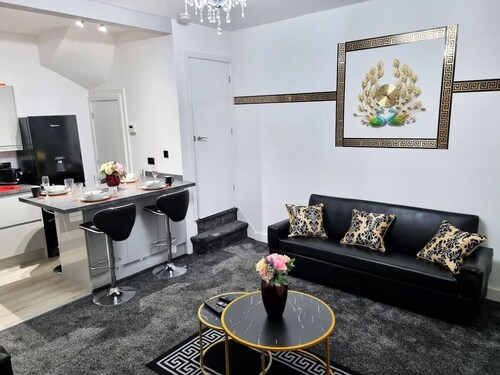*11BR* Setup for your most amazing relaxed stay + Free Parking + Free Fast WiFi