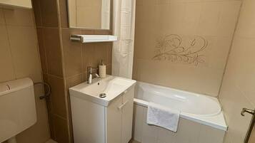 Hårtørrer, håndklæder, Sæbe, Toiletpapir