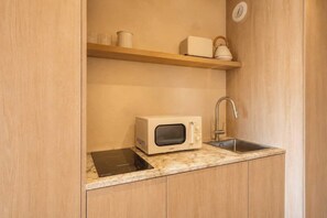 Ảnh chưa phân loại, 2 trong số 28 ảnh, nút
