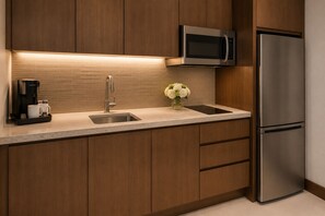 Comfort-Studio | Eigene Küche | Kühlschrank, Mikrowelle, Ofen, Herdplatte