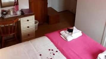 Basic Double Room, Garden View