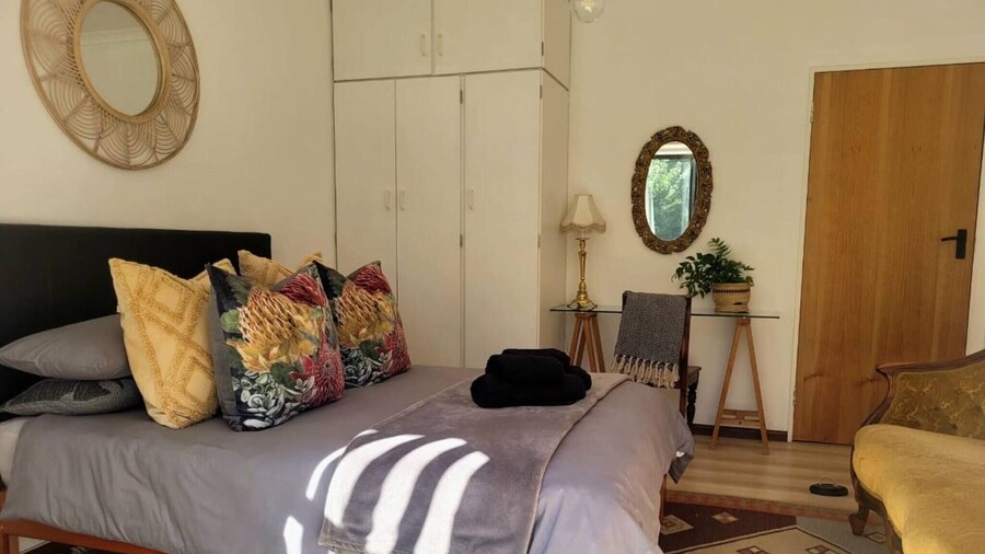 Elegant Two-bedroom Apartment on the Banks of the Eerste River in Stellenbosch