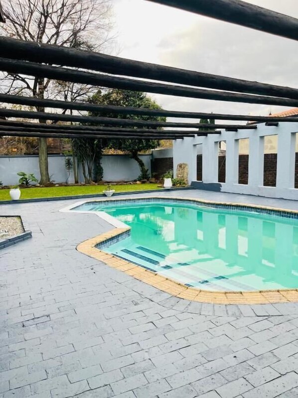 Pool - Room-airport Continental Guest House (Kempton Park)