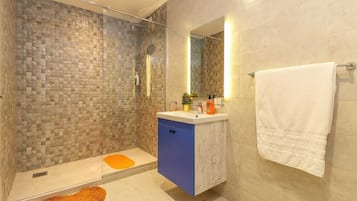 Classic Apartment, Balcony, City View | Bathroom | Shower, free toiletries, slippers, towels